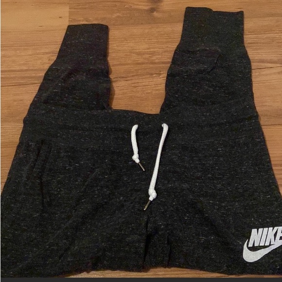 Vintage Nike Capri sweatpants - Picture 6 of 10